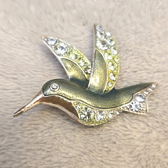 Jewelry - VINTAGE LC green Hummingbird